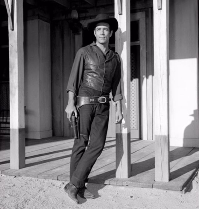 Pernell Roberts 03.jpg