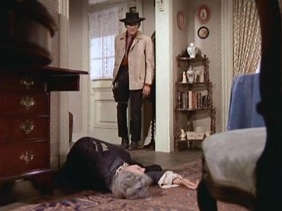 1 1 Candy discovers the body of Ella Peterson (Shirley O'Hara) season 14 The witness.jpg